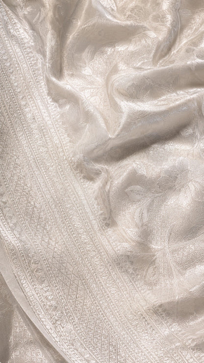 Noor Riwaayat Saree